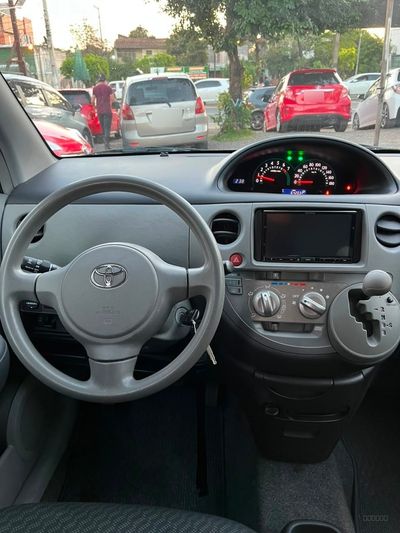 Toyota Sienta miniatura 12