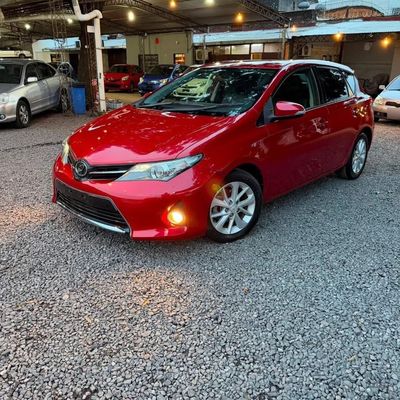 Toyota Auris thumbnail 1