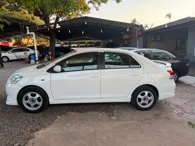 Toyota Belta miniatura 7
