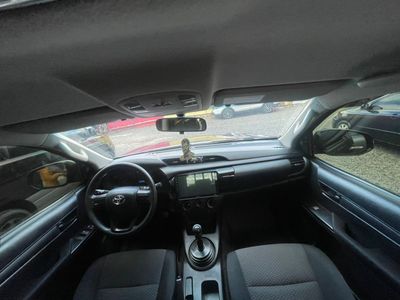 Toyota Hilux miniatura 6