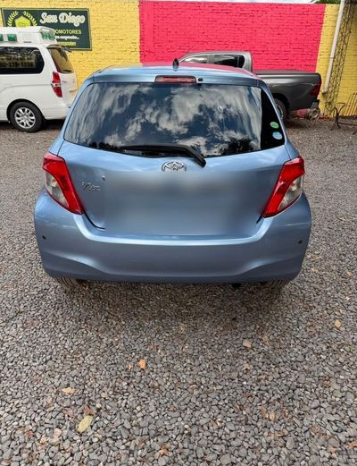Toyota Vitz miniatura 8