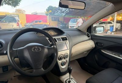 Toyota Belta miniatura 4