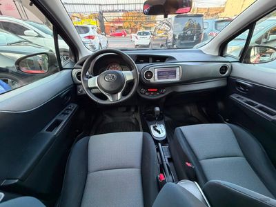 Toyota Vitz miniatura 8