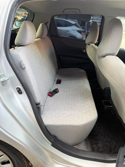 Toyota Vitz miniatura 9