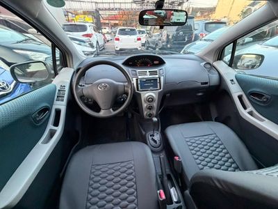 Toyota Vitz miniatura 5