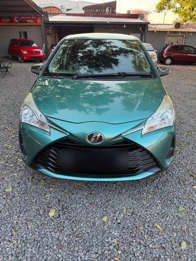 Toyota Vitz thumbnail 1