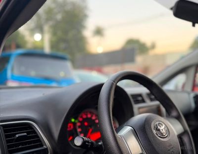 Toyota Ractis miniatura 9