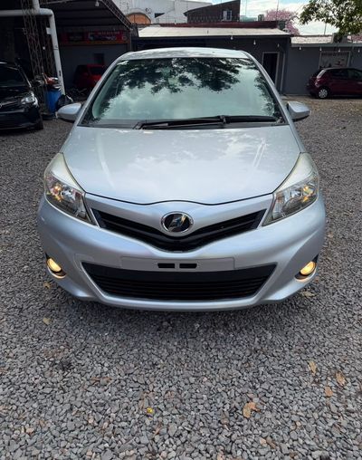 Toyota Vitz thumbnail 1