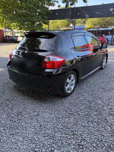 Toyota Auris miniatura 5