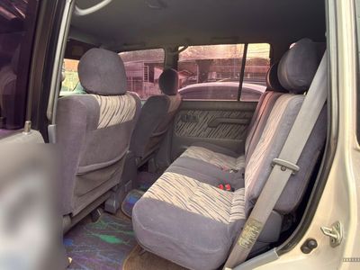 Toyota Land Cruiser Prado miniatura 5