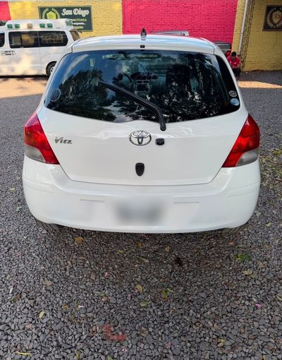 Toyota Vitz miniatura 8