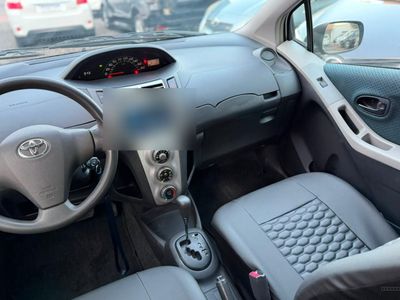 Toyota Vitz miniatura 11