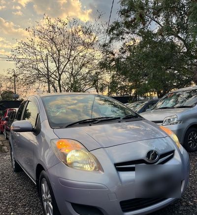 Toyota Vitz miniatura 7