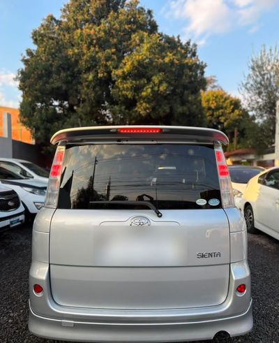 Toyota Sienta miniatura 4