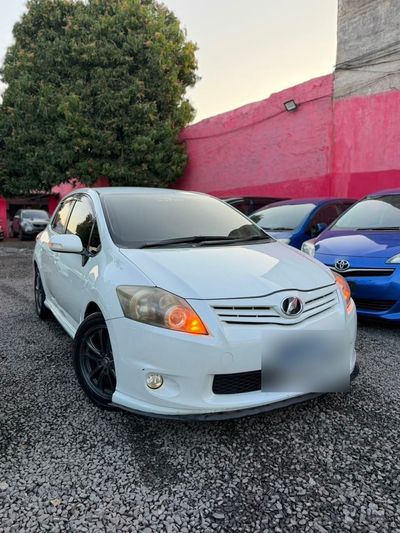 Toyota Auris thumbnail 1
