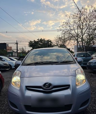 Toyota Vitz thumbnail 1