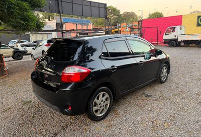 Toyota Auris miniatura 7