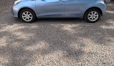 Toyota Vitz miniatura 12