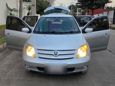 Toyota Ist miniatura 11