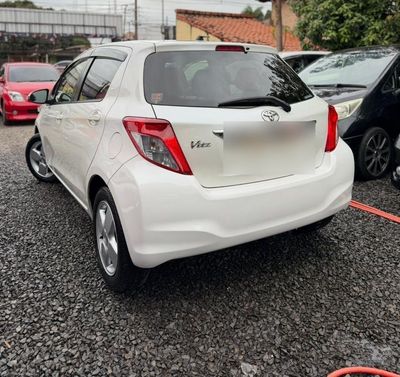 Toyota Vitz miniatura 6