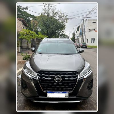 Nissan Kicks thumbnail 1