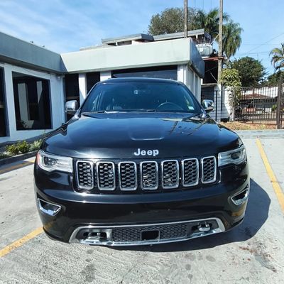 Jeep Grand Cherokee thumbnail 1
