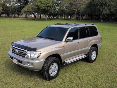 Toyota Land Cruiser thumbnail 1