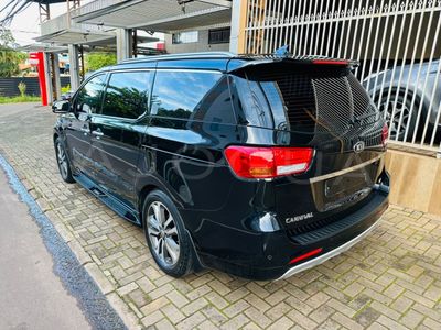 Kia Carnival miniatura 4