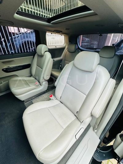 Kia Carnival miniatura 5