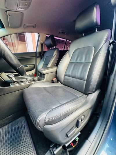 Kia Sportage miniatura 4