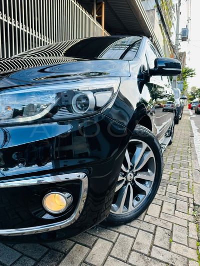 Kia Carnival miniatura 9