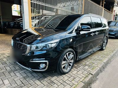 Kia Carnival thumbnail 1