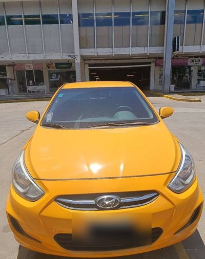 Hyundai Accent thumbnail 1