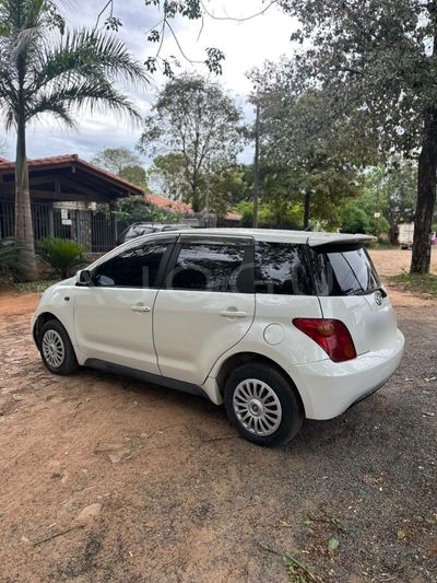 Toyota Ist miniatura 4