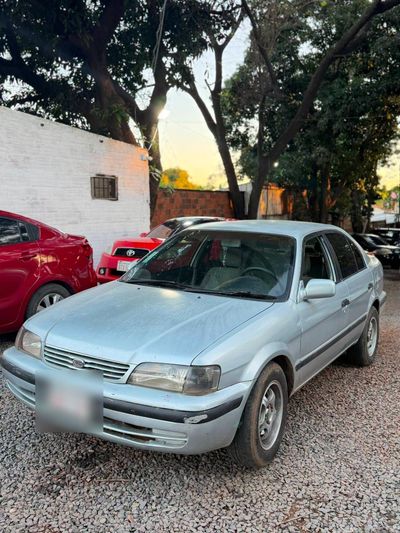 Toyota Corsa miniatura 3