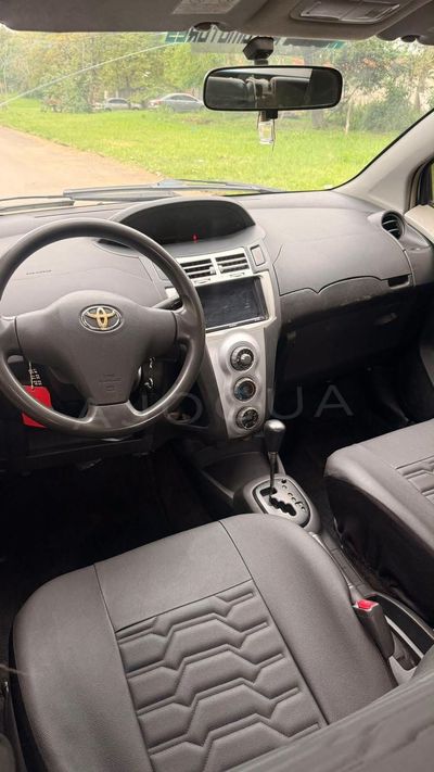 Toyota Vitz miniatura 7