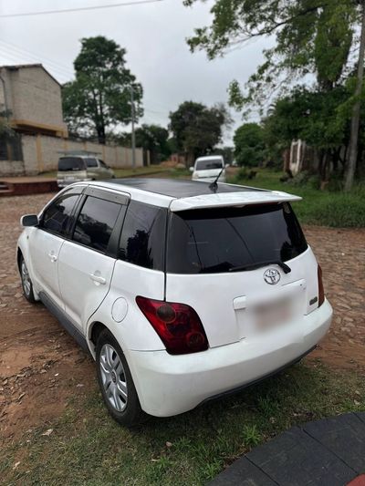 Toyota Ist miniatura 4