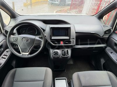 Toyota Noah miniatura 8