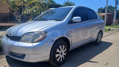 Toyota Platz miniatura 2