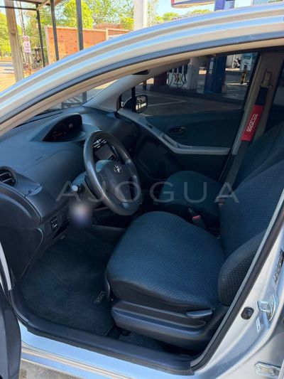 Toyota Vitz miniatura 9