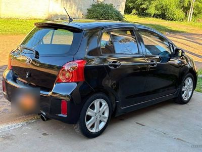 Toyota Vitz miniatura 3