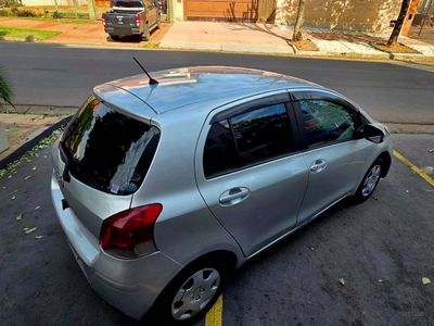 Toyota Vitz miniatura 3