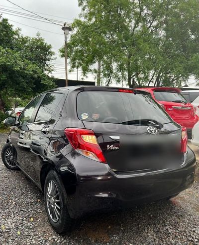 Toyota Vitz miniatura 9