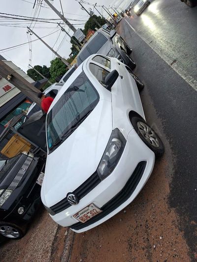 Volkswagen Gol miniatura 2