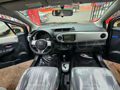 Toyota Vitz miniatura 7