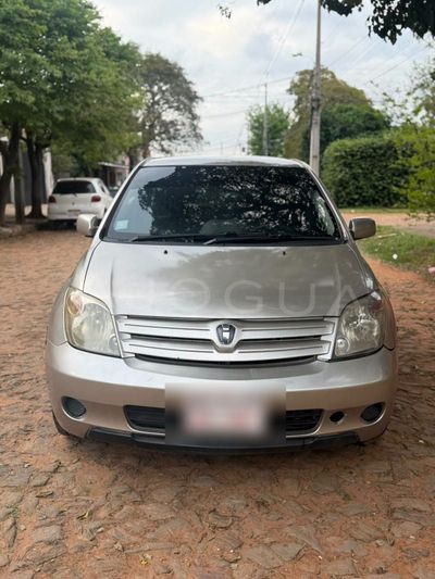 Toyota Ist miniatura 2