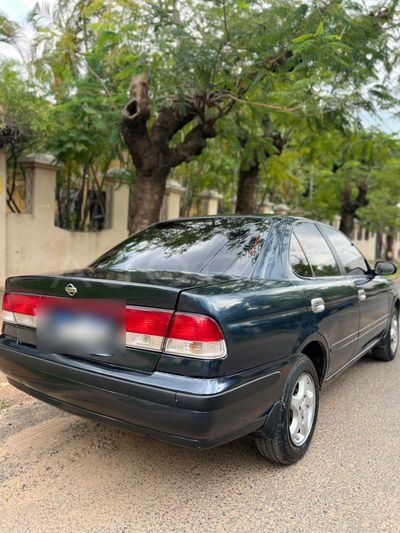 Nissan Sunny miniatura 3
