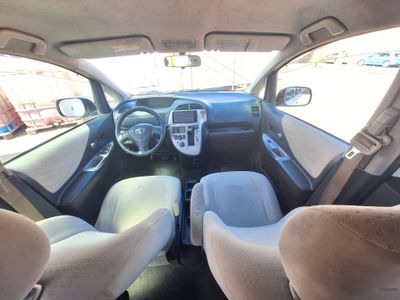 Toyota Ractis miniatura 6