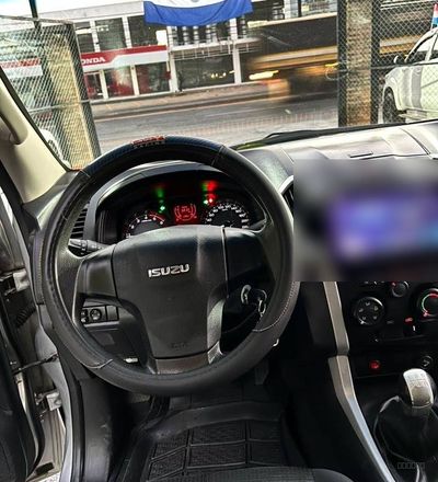 Isuzu D-MAX miniatura 9