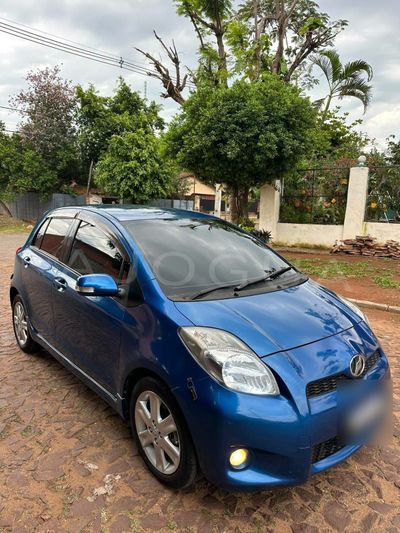 Toyota Vitz miniatura 3